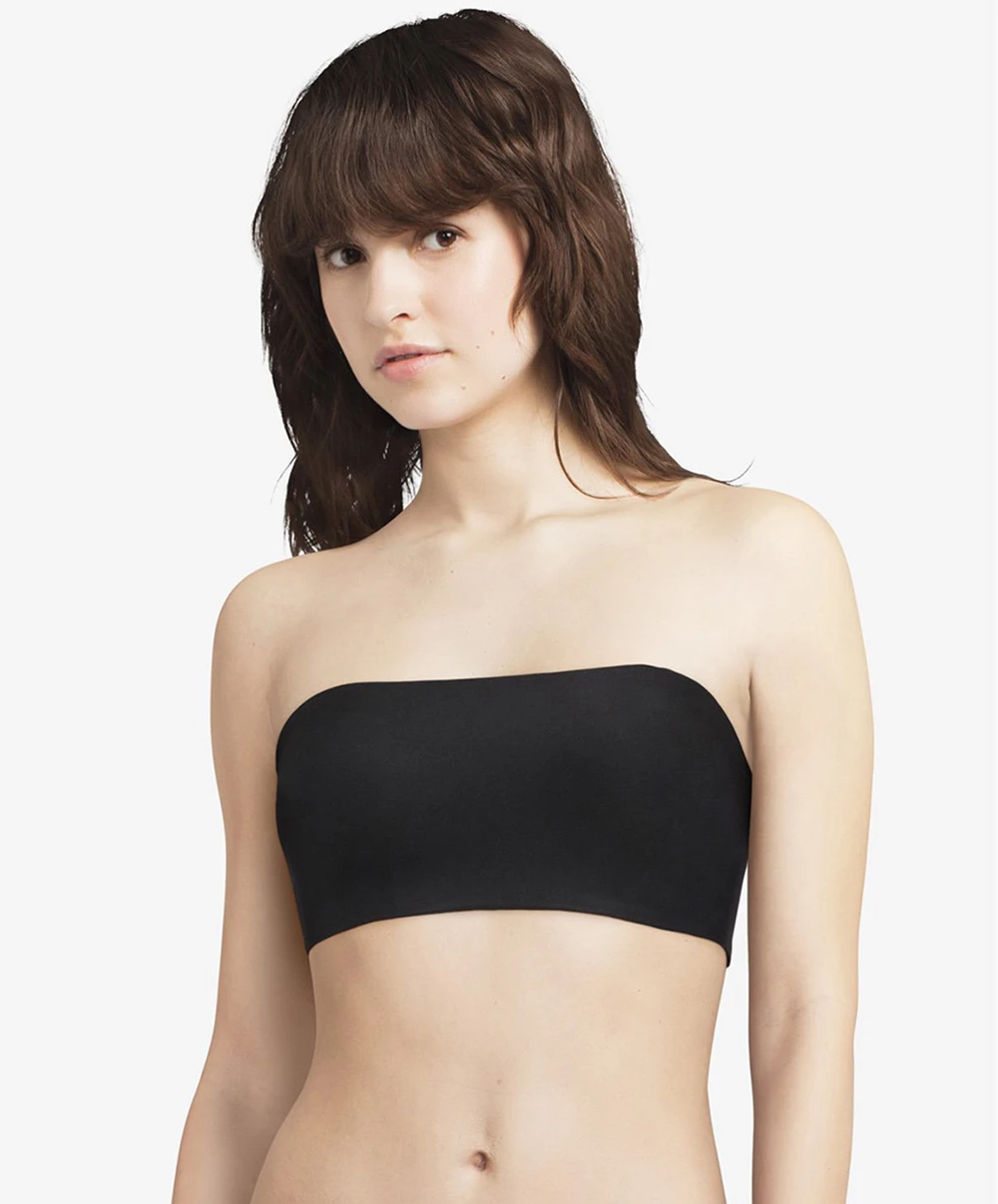 Soutien-gorge Bandeau Sans Armatures Paddé Noir Invisible Collection Essentielle Soft Stretch De Chez Chantelle. 3 Soutien-gorge Bandeau Sans Armatures Paddé Noir Invisible Collection Essentielle Soft Stretch De Chez Chantelle.
