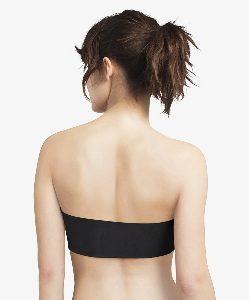 Soutien-gorge Bandeau Sans Armatures Paddé Noir Invisible Collection Essentielle Soft Stretch De Chez Chantelle. 4 Soutien-gorge Bandeau Sans Armatures Paddé Noir Invisible Collection Essentielle Soft Stretch De Chez Chantelle. – Image 2