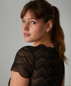 Simone Perele Body En Dentelle Sans Armatures Simone Pérèle Collection De Lingerie Permanente Karma Coloris Noir. -Sous Vêtement Soldes Magasin Body en dentelle sans armatures Simone Perele Karma noir 12V510 015 4