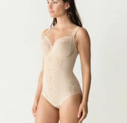 Body Galbant à Bonnets Emboitants Dentelle Collection Madison De Chez PrimaDonna En Coloris Café Latte (=chair). -Sous Vêtement Soldes Magasin Body galbant a bonnets emboitants dentelle PrimaDonna Madison caffe latte chair 0462120 CAL 505