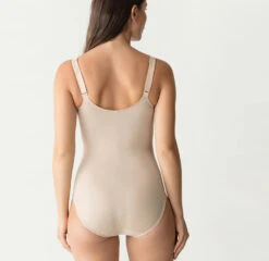 Body Galbant à Bonnets Emboitants Dentelle Collection Madison De Chez PrimaDonna En Coloris Café Latte (=chair). -Sous Vêtement Soldes Magasin Body galbant a bonnets emboitants dentelle PrimaDonna Madison caffe latte chair 0462120 CAL 506