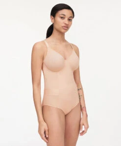 Body Sculptant Invisible Collection Smooth Lines De La Marque De Lingerie Chantelle, Coloris Beige Doré (=chair). -Sous Vêtement Soldes Magasin Body invisible sculptant Chantelle Smooth Lines Beige dore C11N70 01N 5