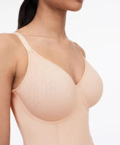 Body Sculptant Invisible Collection Smooth Lines De La Marque De Lingerie Chantelle, Coloris Beige Doré (=chair). -Sous Vêtement Soldes Magasin Body invisible sculptant Chantelle Smooth Lines Beige dore C11N70 01N 6