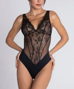 Body Prêt-à-porter Très Sexy Ligne Sublime En Dentelle De La Marque De Lingerie Française Lise Charmel.  -Sous Vêtement Soldes Magasin Body sexy pret a porter sans manches Lise Charmel Sublime en dentelle noir ALH5813 NO 1