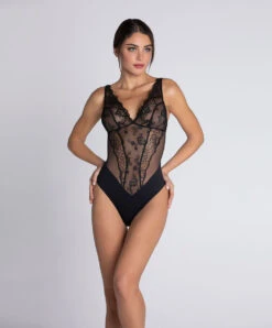 Body Prêt-à-porter Très Sexy Ligne Sublime En Dentelle De La Marque De Lingerie Française Lise Charmel.  -Sous Vêtement Soldes Magasin Body sexy pret a porter sans manches Lise Charmel Sublime en dentelle noir ALH5813 NO 4