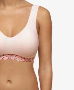 Bralette Avec Coques à Fleurs Invisible Collection Soft Stretch De Chez Chantelle Paris.  -Sous Vêtement Soldes Magasin Bralette paddee reglables Chantelle soft stretch springtime fleuri C11D10 02S 3