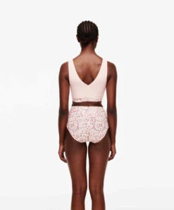 Bralette Avec Coques à Fleurs Invisible Collection Soft Stretch De Chez Chantelle Paris.  -Sous Vêtement Soldes Magasin Bralette paddee reglables Chantelle soft stretch springtime fleuri C11D10 02S 5