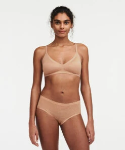 Bralette Avec Coques à Rayures Texturées Collection Soft Stretch Stripes Coloris Sirocco (=peau) De Chez Chantelle Paris.  -Sous Vêtement Soldes Magasin Bralette paddee reglables Chantelle soft stretch stripes sirocco chair C20D10 00Q 504