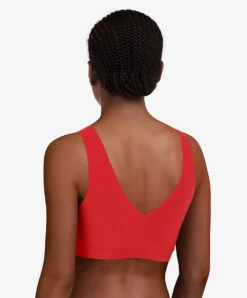 Brassière Paddée Col V Rouge Invisible Collection Essentielle Soft Stretch De Chez Chantelle.  -Sous Vêtement Soldes Magasin Brassiere paddee col v Chantelle soft stretch coquelicot rouge C16A10 0YU 2