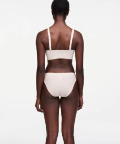 Bralette Invisible Magic Spacer Collection Essentielle Soft Stretch De Chez Chantelle. -Sous Vêtement Soldes Magasin C16A50 01N SOFTSTRETCH MAGIC SPACER C26430 01N SOFTSTRETCH Brief BK