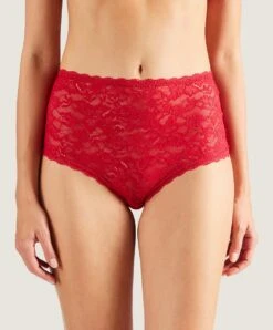 Culotte Haute Rouge De La Collection Lingerie Permanente Rosessence Par Aubade Paris.