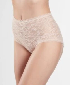 Culotte Haute De La Collection Lingerie Permanente Rosessence Par Aubade Paris.