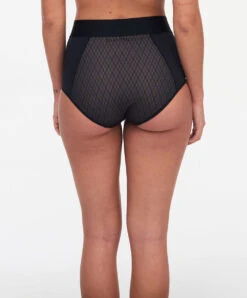 Culotte Sculptante Invisible Taille Haute Collection Smooth Lines De La Marque De Lingerie Chantelle, Coloris Noir Et Beige. -Sous Vêtement Soldes Magasin Culotte haute invisible sculptante Chantelle Smooth Lines noir beige C11N30 0DS 7