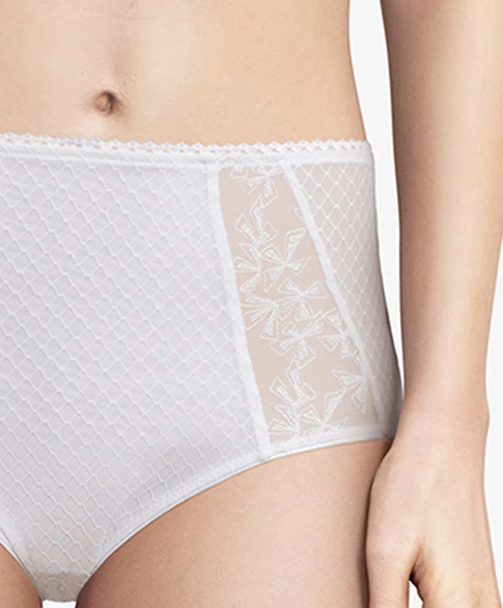 Culotte Maintien Taille Haute Blanche Chantelle Tiré De La Collection Quotidienne Instants. 5 Culotte Maintien Taille Haute Blanche Chantelle Tiré De La Collection Quotidienne Instants. – Image 3