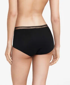 Culotte Menstruelle Taille Haute Graphique De La Gamme Life Par La Marque Chantelle, Coloris Noir. -Sous Vêtement Soldes Magasin Culotte menstruelle taille haute graphique forme shorty Chantelle Life noir C16L70 011 2
