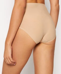 Culotte Taille Haute Chair Invisible Collection Essentielle Soft Stretch De Chez Chantelle. 11 Culotte Taille Haute Chair Invisible Collection Essentielle Soft Stretch De Chez Chantelle. -Sous Vêtement Soldes Magasin Culotte taille haute Chantelle soft stretch nude chair C26470 0WU 11