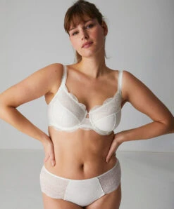 Simone Perele Vous Porterez Ce Soutien-gorge Dos Nu De 3 Façons Afin De Répondre à Toutes Vos Envies Vestimentaires En Toute élégance : -Sous Vêtement Soldes Magasin Culotte taille haute en dentelle Simone Perele Karma naturel nacre 12V770 030 7