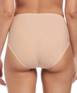 Slip Gainant Taille Haute Opaque Et Couvrant Collection Eglantine De Chez Wacoal 6 Slip Gainant Taille Haute Opaque Et Couvrant Collection Eglantine De Chez Wacoal -Sous Vêtement Soldes Magasin Culotte ventre plat Eglantine Wacoal beige 1