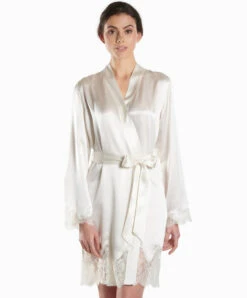 Kimono En Soie Aubade Collection Nightwear De Luxe Toi Mon Amour (ex. Soie D'Amour) Coloris Nacre.