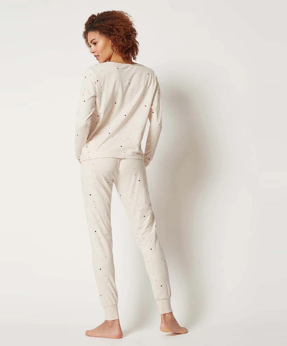 Ensemble Pyjama Long à Motifs Sandshell Minimal Collection Every Night In Skiny Par Skiny Bodywear. 4 Ensemble Pyjama Long à Motifs Sandshell Minimal Collection Every Night In Skiny Par Skiny Bodywear. – Image 2