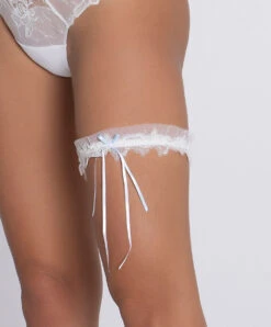 Jarretière Ivoire Collection De Lingerie Nuptiale Source Beauté Par Lise Charmel. 12 Jarretière Ivoire Collection De Lingerie Nuptiale Source Beauté Par Lise Charmel. -Sous Vêtement Soldes Magasin Jarretiere Lise Charmel Source Beaute ecru nacre ivoire ACH5072 EN 3