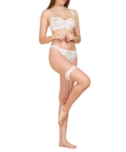 Jarretière Ivoire De La Collection Orchidée Beauté Par La Marque De Lingerie Lise Charmel. 9 Jarretière Ivoire De La Collection Orchidée Beauté Par La Marque De Lingerie Lise Charmel. -Sous Vêtement Soldes Magasin Jarretiere Lise Charmel orchidee beaute ecru nacre ACG5062 EN 504