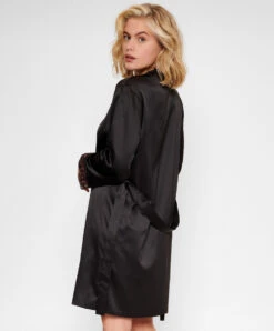 Kimono Sexy Satiné Collection Nightwear De Chez Lingadore. -Sous Vêtement Soldes Magasin Kimono noir satin Lingadore Lingadore nightwear noir 6620KM 02 NOIR 3