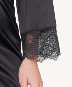 Kimono Satiné Sexy "black/peacock" Collection Nightwear De Chez Lingadore. 10 Kimono Satiné Sexy "black/peacock" Collection Nightwear De Chez Lingadore. -Sous Vêtement Soldes Magasin Kimono satine sexy black peacock Lingadore Lingadore nightwear noir 6811KM 27 BKPK 4