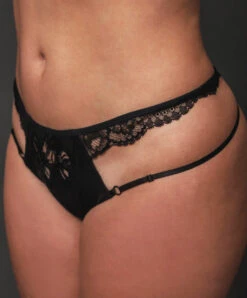 Mini-string Sexy Lise Charmel De La Collection Lingerie De Charme Glamour Couture. -Sous Vêtement Soldes Magasin Mini string Lise Charmel Glamour Couture noir ACH0907 NO 201