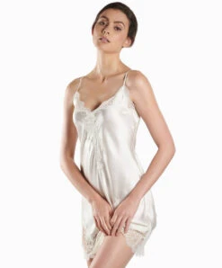 Nuisette Sexy En Soie Aubade Collection Nightwear De Luxe Toi Mon Amour (ex. Soie D'Amour) Coloris Nacre. -Sous Vêtement Soldes Magasin Nuisette en soie sexy Soie d Amour Aubade nacre MS40 NACR 3