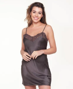 Nuisette Sexy Satinée "Espresso"collection Nightwear De Chez Lingadore.