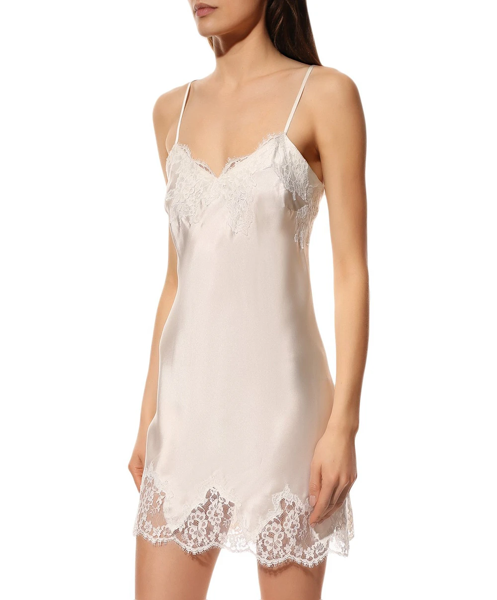 Nuisette Charme En Soie Lise Charmel Collection Splendeur Soie Coloris écru Nacre (=ivoire). 3 Nuisette Charme En Soie Lise Charmel Collection Splendeur Soie Coloris écru Nacre (=ivoire).