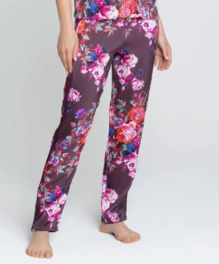 Pantalon En Soie Lise Charmel Collection Aveu En Fleurs, Coloris Aveu Pétale (=prune). -Sous Vêtement Soldes Magasin Pantalon en soie Lise Charmel Aveu en Fleurs aveu petale prune multicolore ALH0043 AP 1