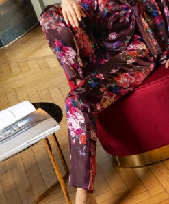 Pantalon En Soie Lise Charmel Collection Aveu En Fleurs, Coloris Aveu Pétale (=prune). -Sous Vêtement Soldes Magasin Pantalon en soie Lise Charmel Aveu en Fleurs aveu petale prune multicolore ALH0043 AP fashion 1