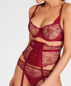 Serre Taille Collection Capsule Miss Karl De La Collaboration Karl Lagerfeld X Aubade. -Sous Vêtement Soldes Magasin Serre taille miss karl Aubade rubis UC52 RBIS 2