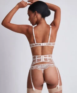 Serre-taille Aubade Season Of Love. -Sous Vêtement Soldes Magasin Serre taille season of love Aubade chair LC50 CARE 2