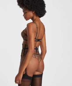 Serre Taille Aubade X Iris Van Herpen Collection Sensory Illusion. 13 Serre Taille Aubade X Iris Van Herpen Collection Sensory Illusion. -Sous Vêtement Soldes Magasin Serre taille sensory illusion Aubade golden leaves RC52 GLEA 4