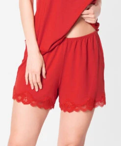 Short Mi-long Collection Homewear Simply Perfect En Coloris Rouge Capucine De Chez Antigel Par Lise Charmel.