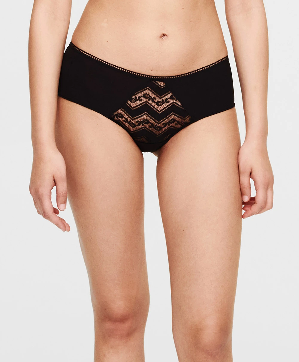Shorty Chantal Thomass De La Collection Lingerie De Charme Noire Nocturne. 3 Shorty Chantal Thomass De La Collection Lingerie De Charme Noire Nocturne.