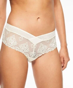 Shorty Ivoire Collection Champs Elysées De La Marque De Lingerie Chantelle.