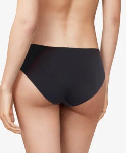 Shorty Invisible Collection Essentiall De La Marque De Lingerie Française Chantelle. 11 Shorty Invisible Collection Essentiall De La Marque De Lingerie Française Chantelle. -Sous Vêtement Soldes Magasin Shorty Chantelle essentiall noir C15G40 011 1