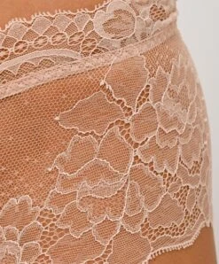 Shorty Ligne Sublime En Dentelle De La Marque De Lingerie Française Lise Charmel, Coloris Nude Sublime. 11 Shorty Ligne Sublime En Dentelle De La Marque De Lingerie Française Lise Charmel, Coloris Nude Sublime. -Sous Vêtement Soldes Magasin Shorty Lise Charmel Sublime en dentelle nude sublime chair ACH0413 NS 504