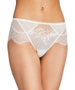 Shorty Orchidée Ivoire De La Collection Orchidée Beauté Par La Marque De Lingerie Lise Charmel.