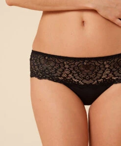 Simone Perele Shorty Caresse De Simone Pérèle Coloris Noir -Sous Vêtement Soldes Magasin Shorty Simone Perele Caresse noir 12A630 015 105