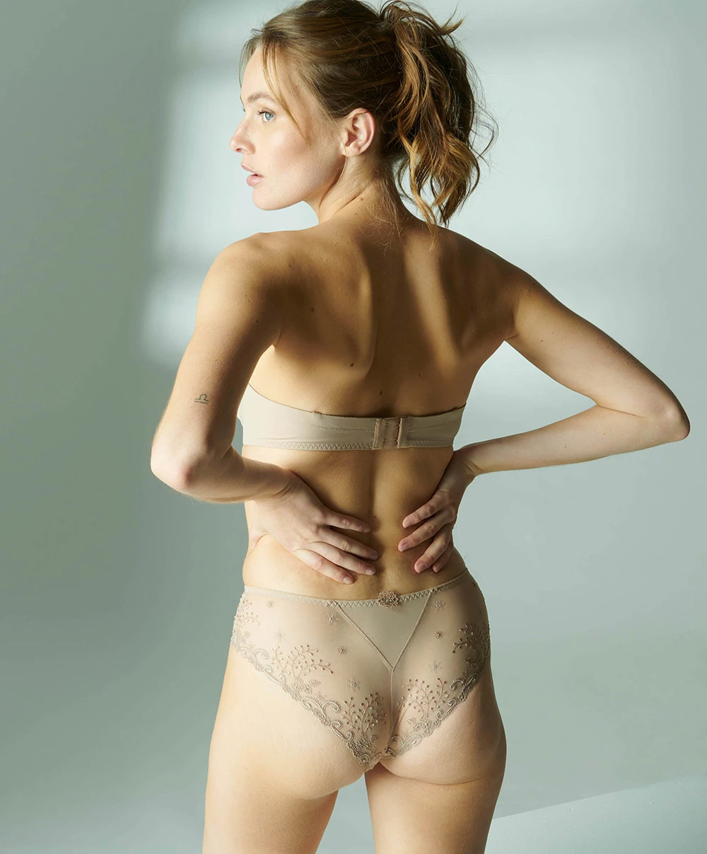 Simone Perele Shorty Simone Pérèle De La Collection De Lingerie Permanente Délice Coloris Peau. 7 Simone Perele Shorty Simone Pérèle De La Collection De Lingerie Permanente Délice Coloris Peau. – Image 5