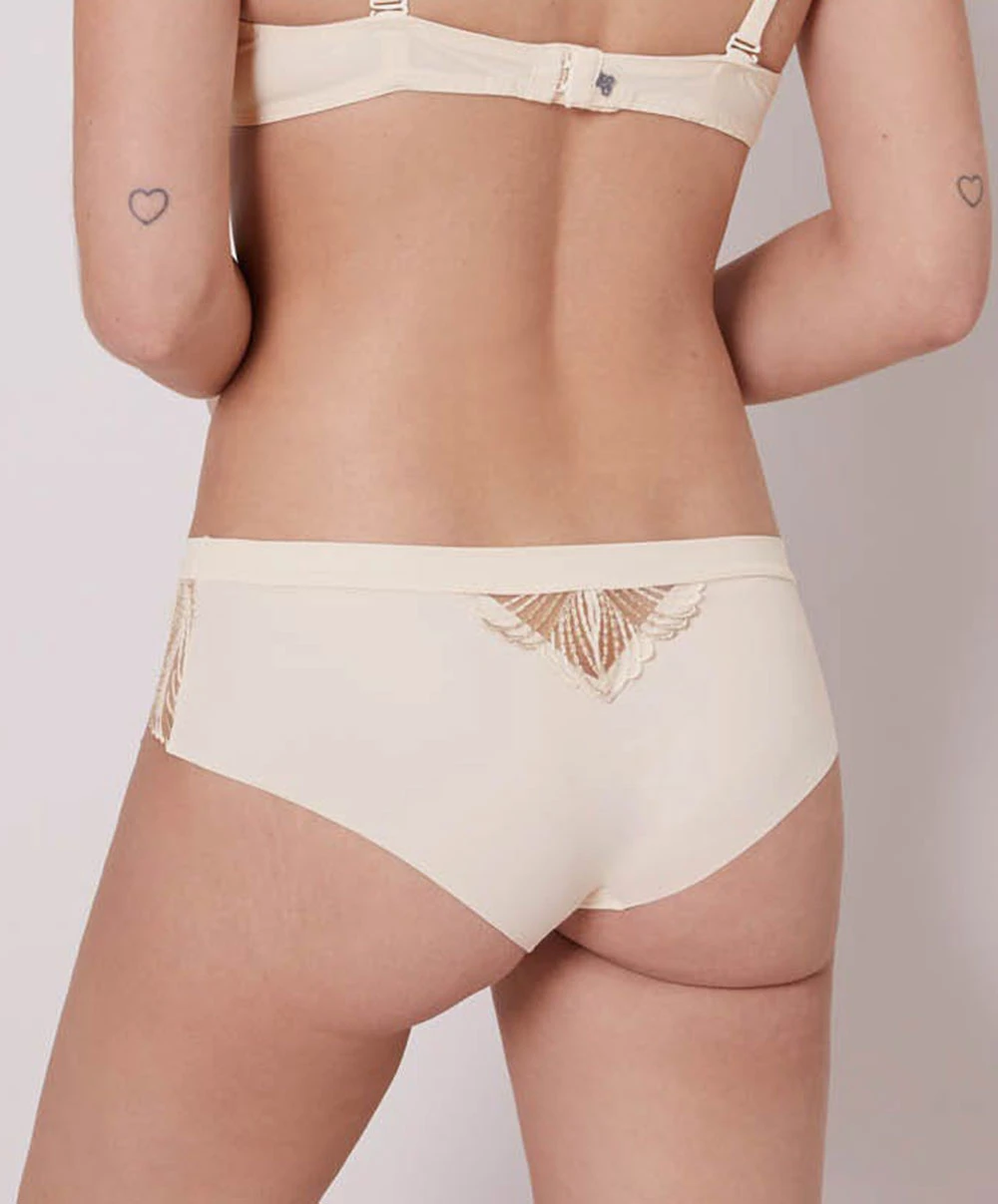 Simone Perele Shorty Collection Nuance En Coloris Permanent Perle Ivoire De Chez Simone Pérèle. 4 Simone Perele Shorty Collection Nuance En Coloris Permanent Perle Ivoire De Chez Simone Pérèle. – Image 2