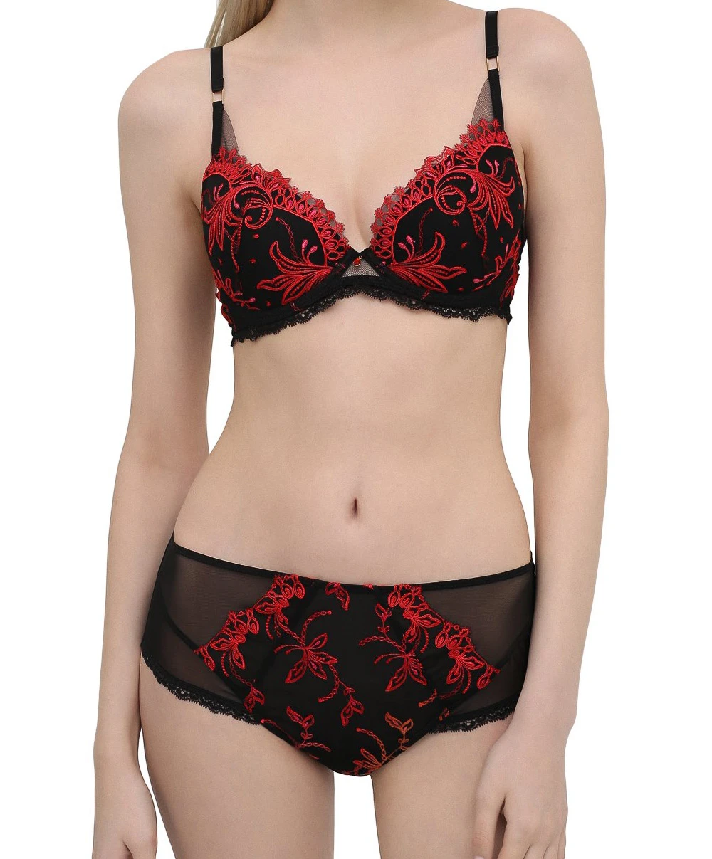 Shorty Grande Taille De La Collection De Lingerie Rencontre Intime Par Éprise De Lise Charmel. 5 Shorty Grande Taille De La Collection De Lingerie Rencontre Intime Par Éprise De Lise Charmel. – Image 3