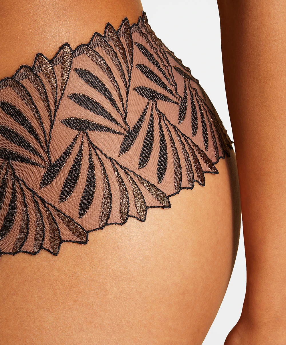 Shorty Aubade X Iris Van Herpen Collection Sensory Illusion. 3 Shorty Aubade X Iris Van Herpen Collection Sensory Illusion.