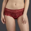 Shorty Taille Basse "Saint -Tropez" Collection Art Of Ink De Chez Aubade, Coloris French Red. -Sous Vêtement Soldes Magasin Shorty taille basse st tropez Art of ink french red Aubade rouge TD70 FREN