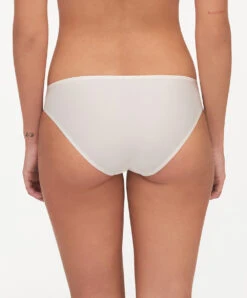 Slip Chantelle De La Collection Quotidienne Bold Curve, Coloris Ivoire Multicolore.  -Sous Vêtement Soldes Magasin Slip Chantelle Bold Curve ivoire multicolore nacre C13M30 OEN 2